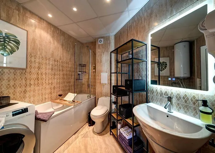 Апартамент Stylish Sea View 3 Min To Balcony & Comfort *