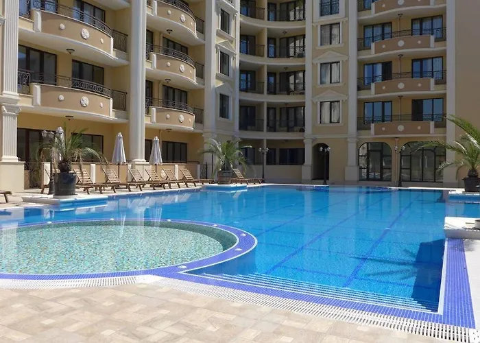 Апартамент Stylish Sea View 3 Min To Balcony & Comfort Поморие