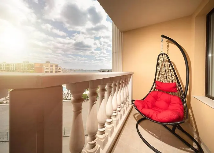 Апартамент Stylish Sea View 3 Min To Balcony & Comfort Поморие